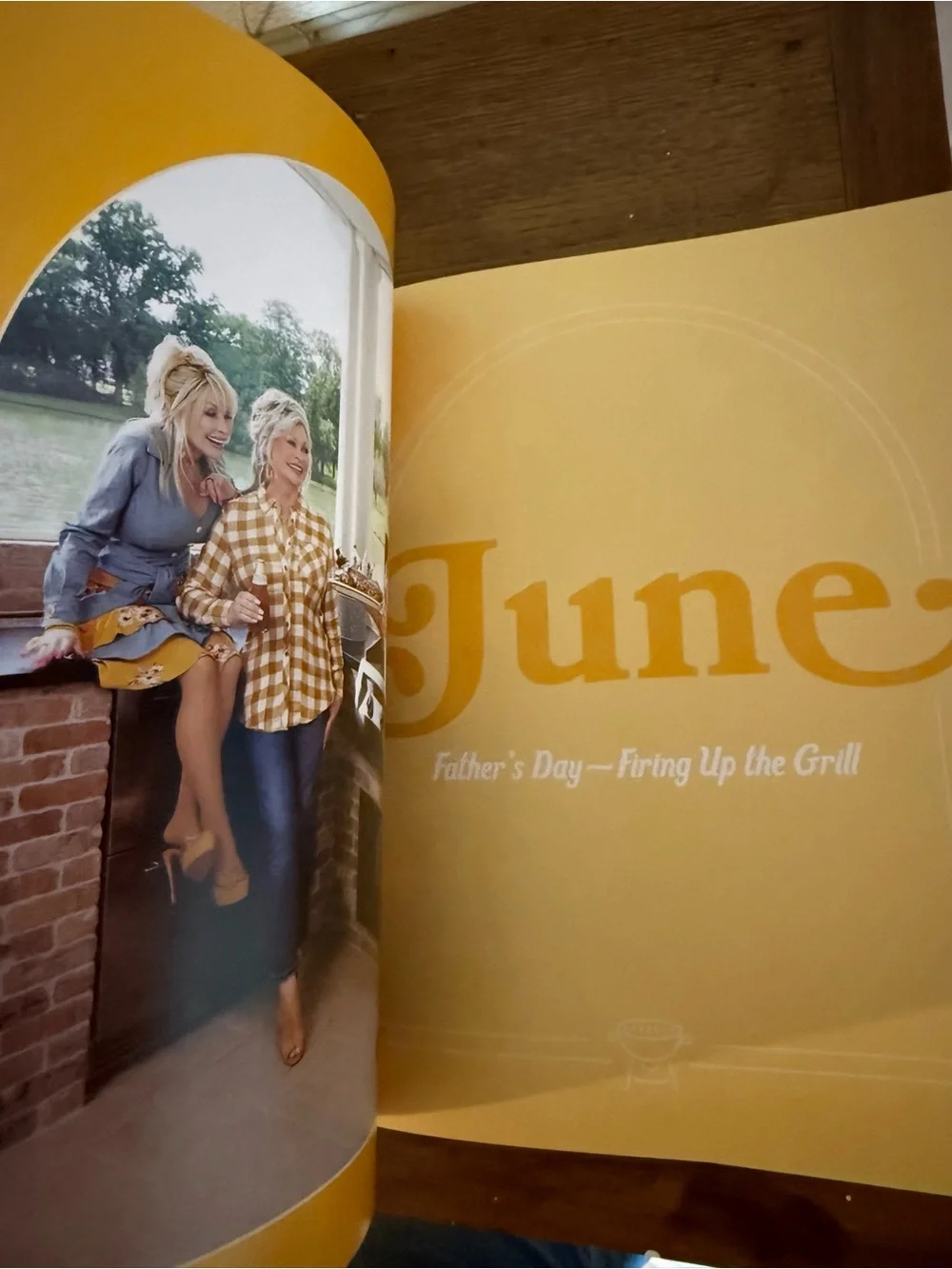 Good Lookin' Cookin' A Year of Meals by Dolly Parton and Rachel Parton